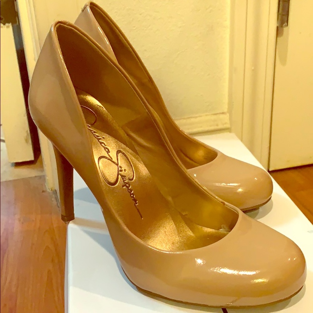 Jessica Simpson pump beige size 6